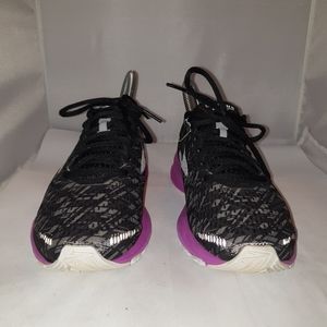 Brooks launch 5 size 6.5 womans sneakers